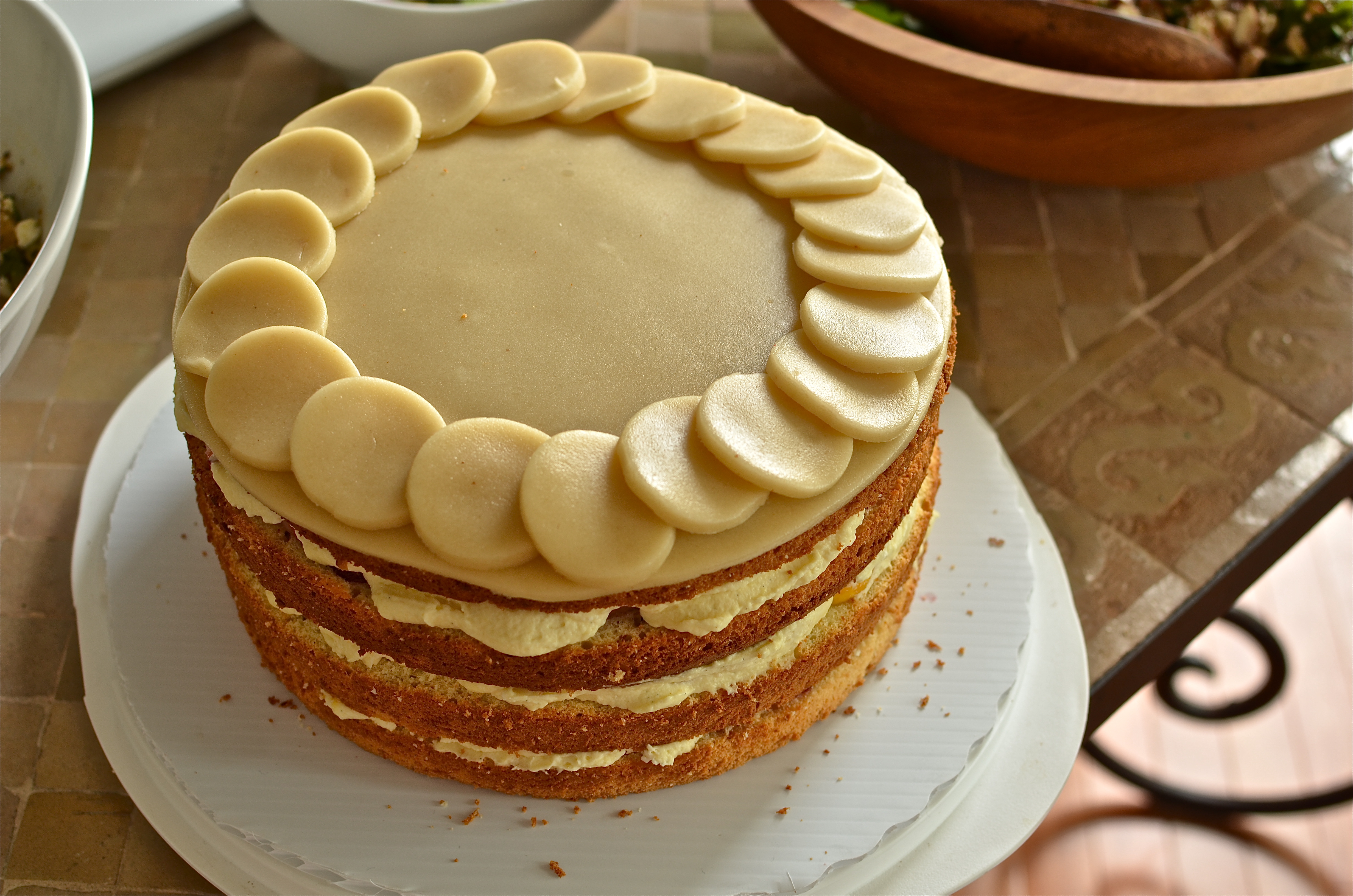 Cake with marzipan, shortcat, pastry cream